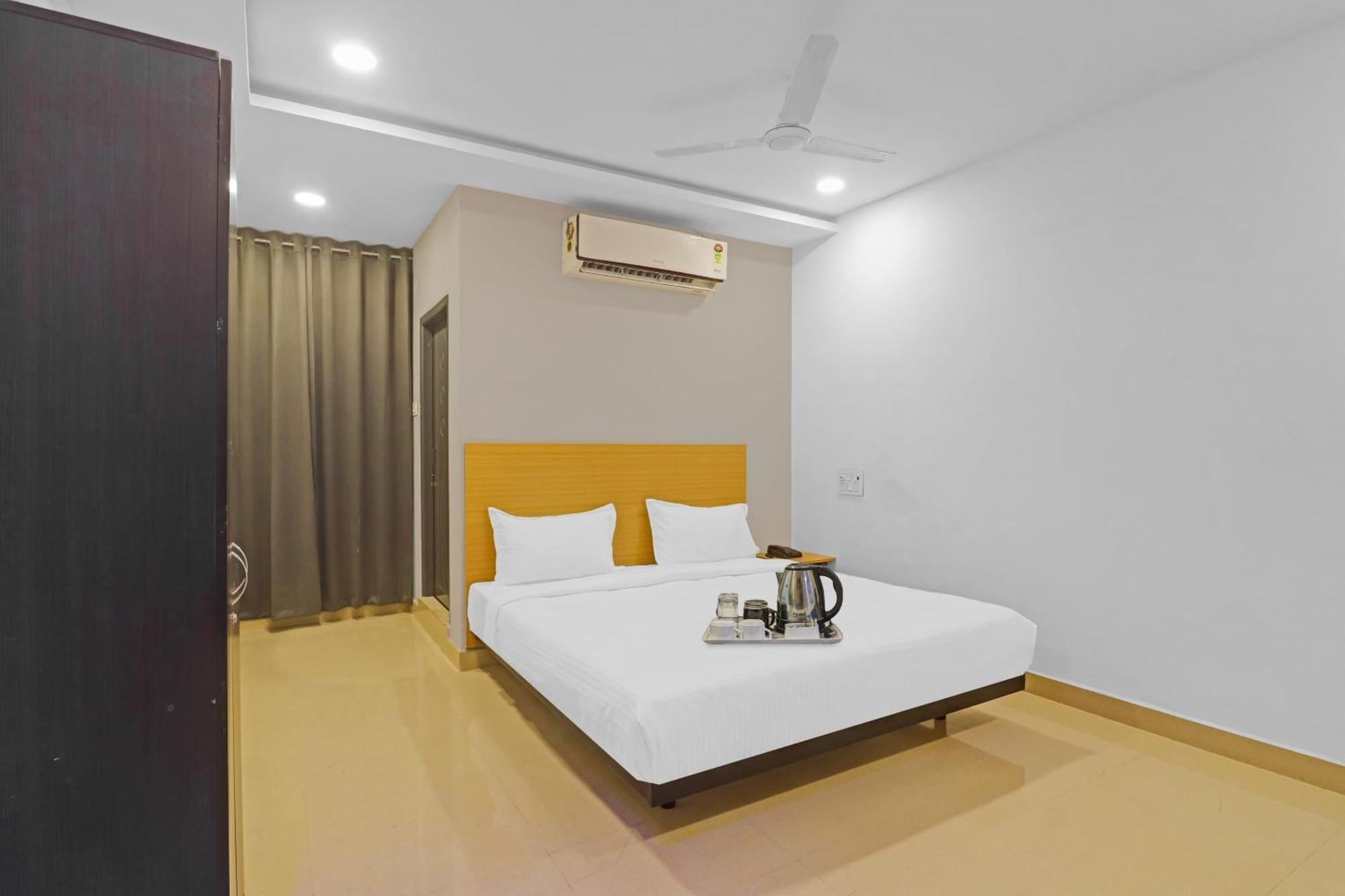 Townhouse Che Sigma Hotel Hyderabad Exterior photo