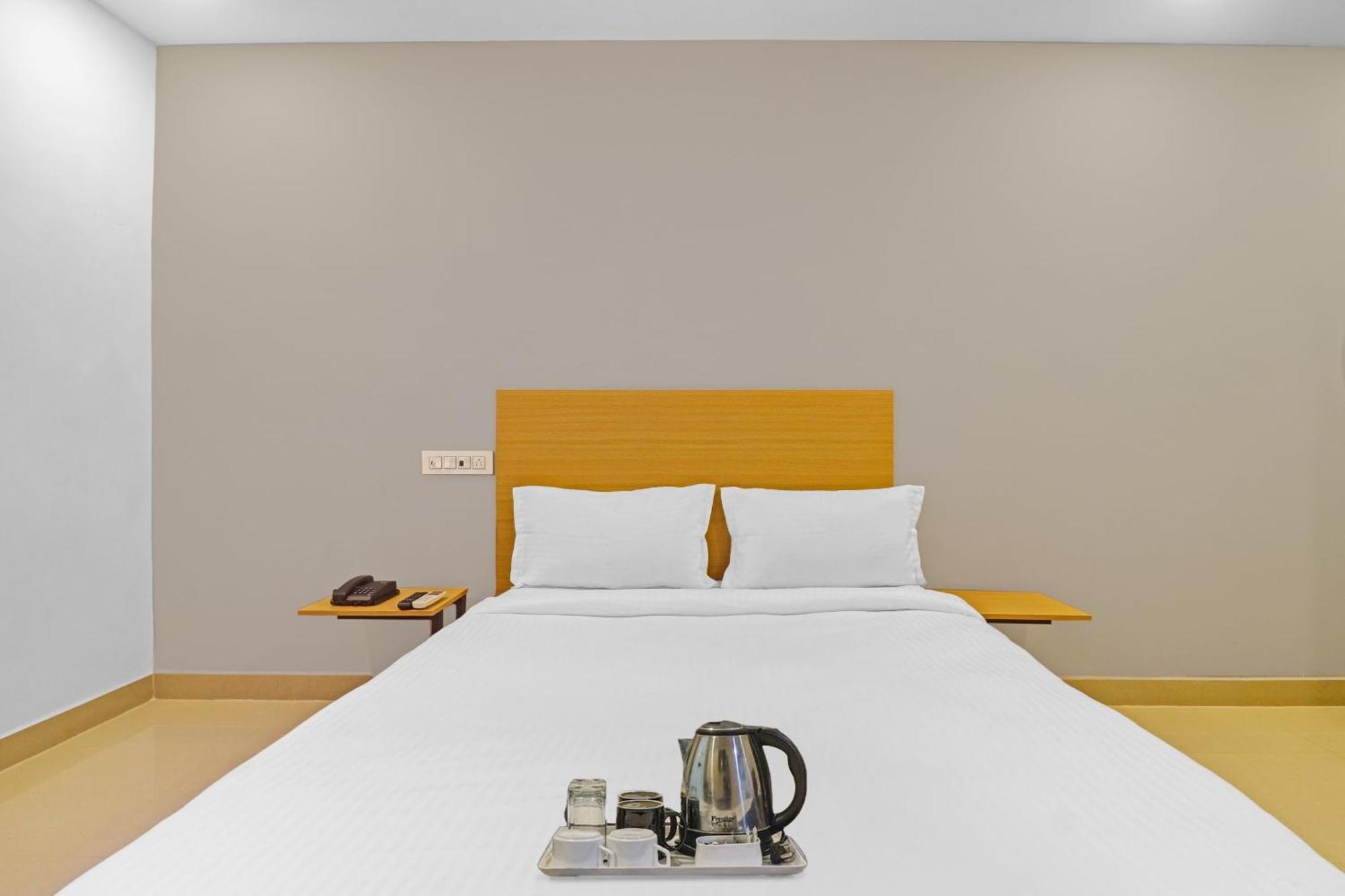 Townhouse Che Sigma Hotel Hyderabad Exterior photo