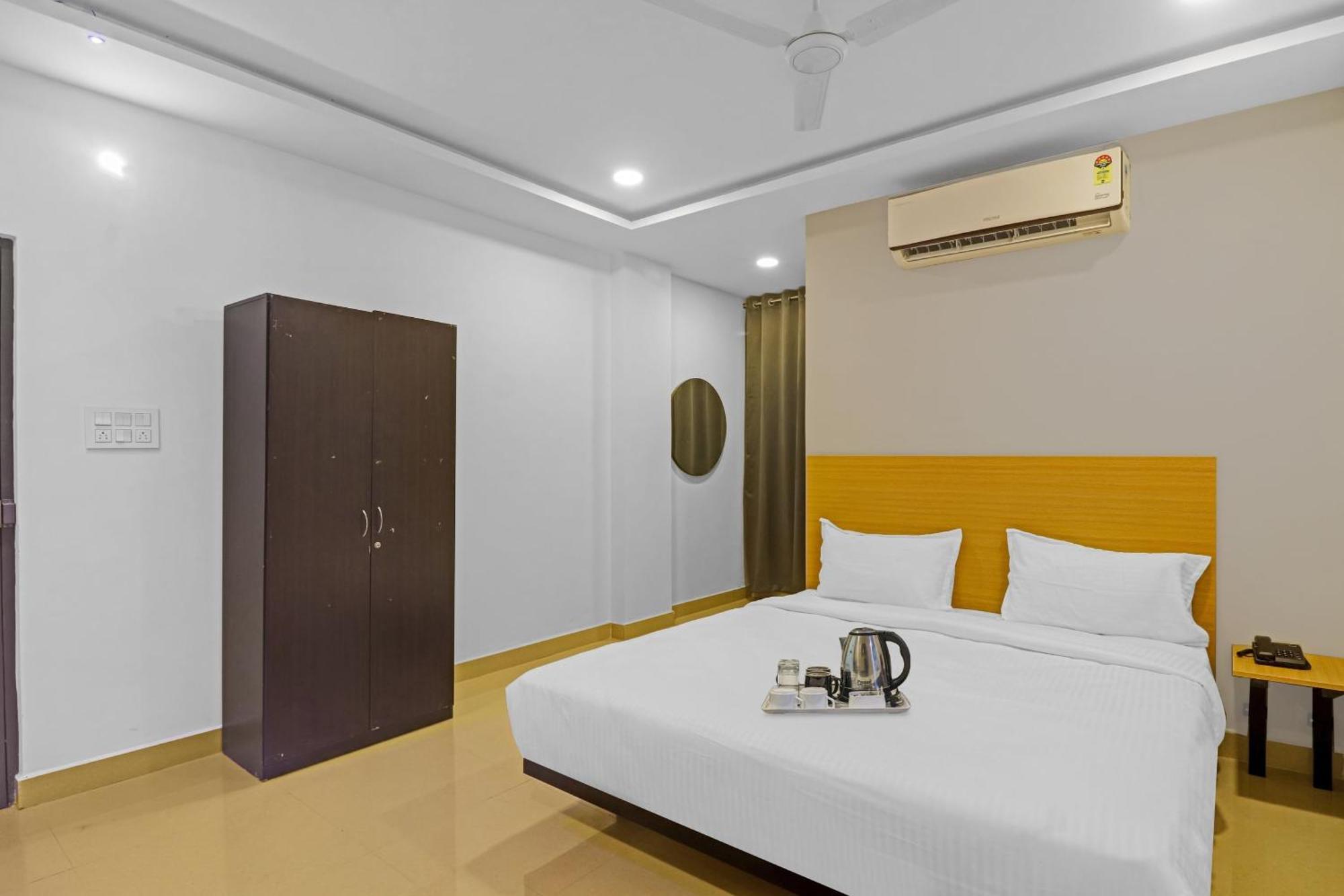 Townhouse Che Sigma Hotel Hyderabad Exterior photo